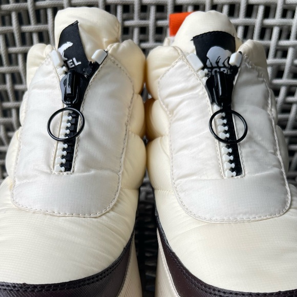 Sorel Out ‘N About Puffy Waterproof Zip Boot Woman 9 - Picture 9 of 16